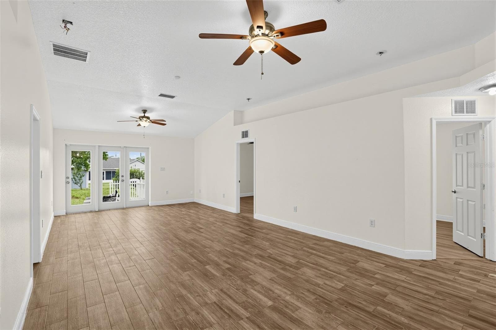 Single Family Residence at 7320 TOMBERLIN LN, MOUNT DORA, photo 6 of 26
