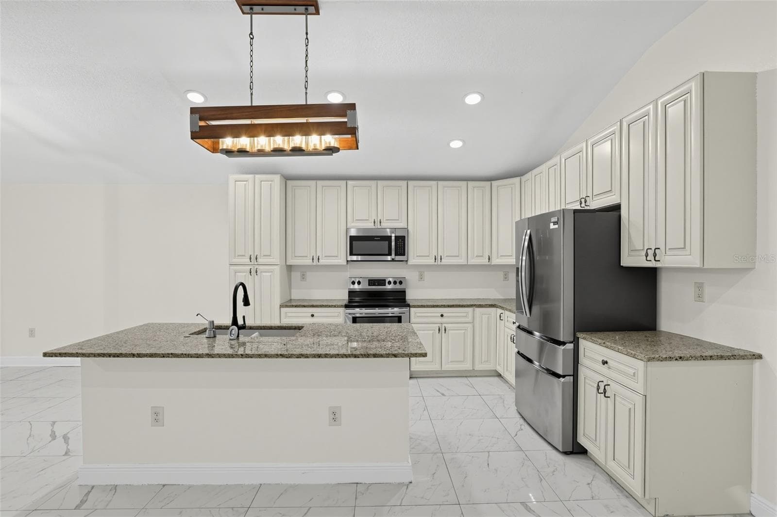 Single Family Residence at 7320 TOMBERLIN LN, MOUNT DORA, photo 10 of 26