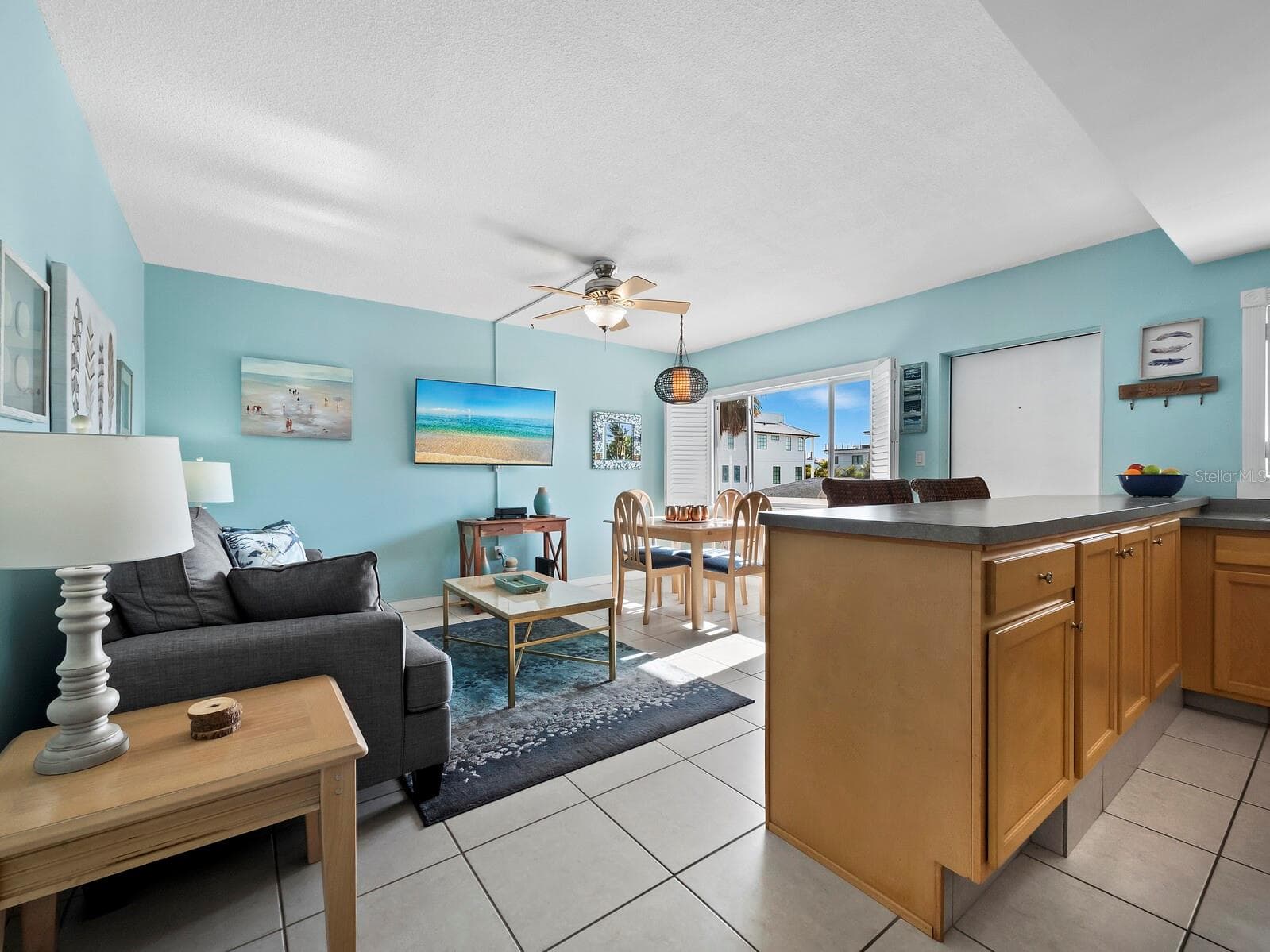 Condominium at 475 BENJAMIN FRANKLIN DR #215, SARASOTA, photo 4 of 43