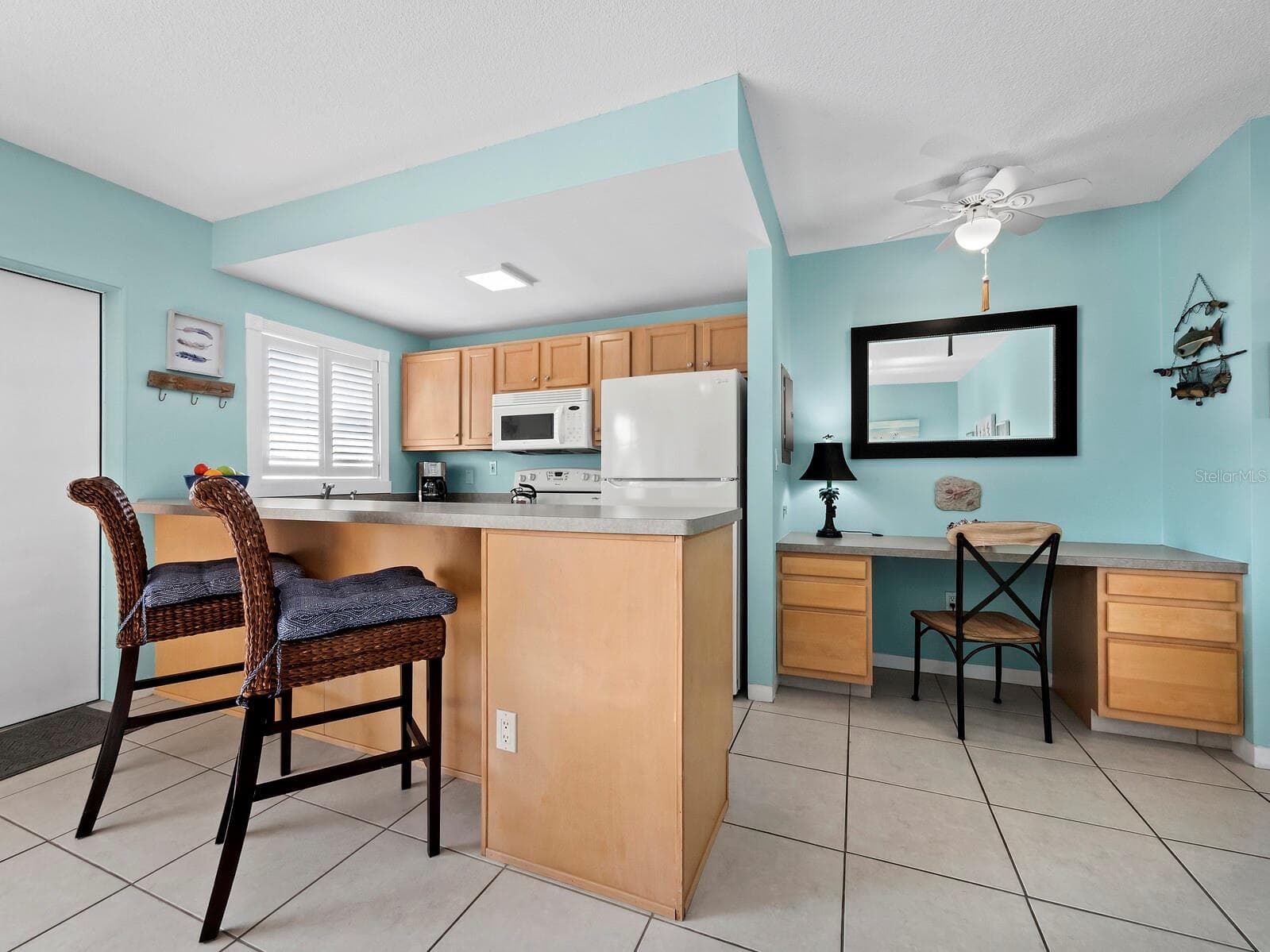 Condominium at 475 BENJAMIN FRANKLIN DR #215, SARASOTA, photo 8 of 43