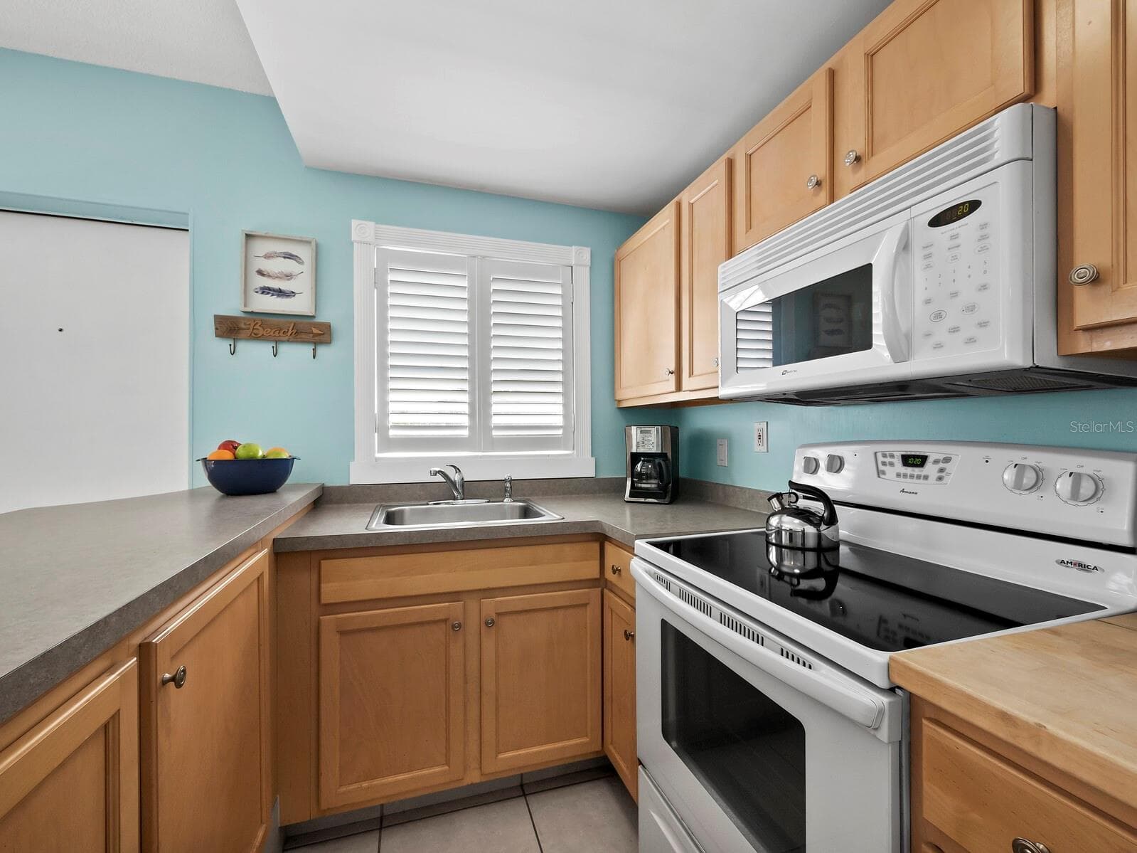 Condominium at 475 BENJAMIN FRANKLIN DR #215, SARASOTA, photo 9 of 43