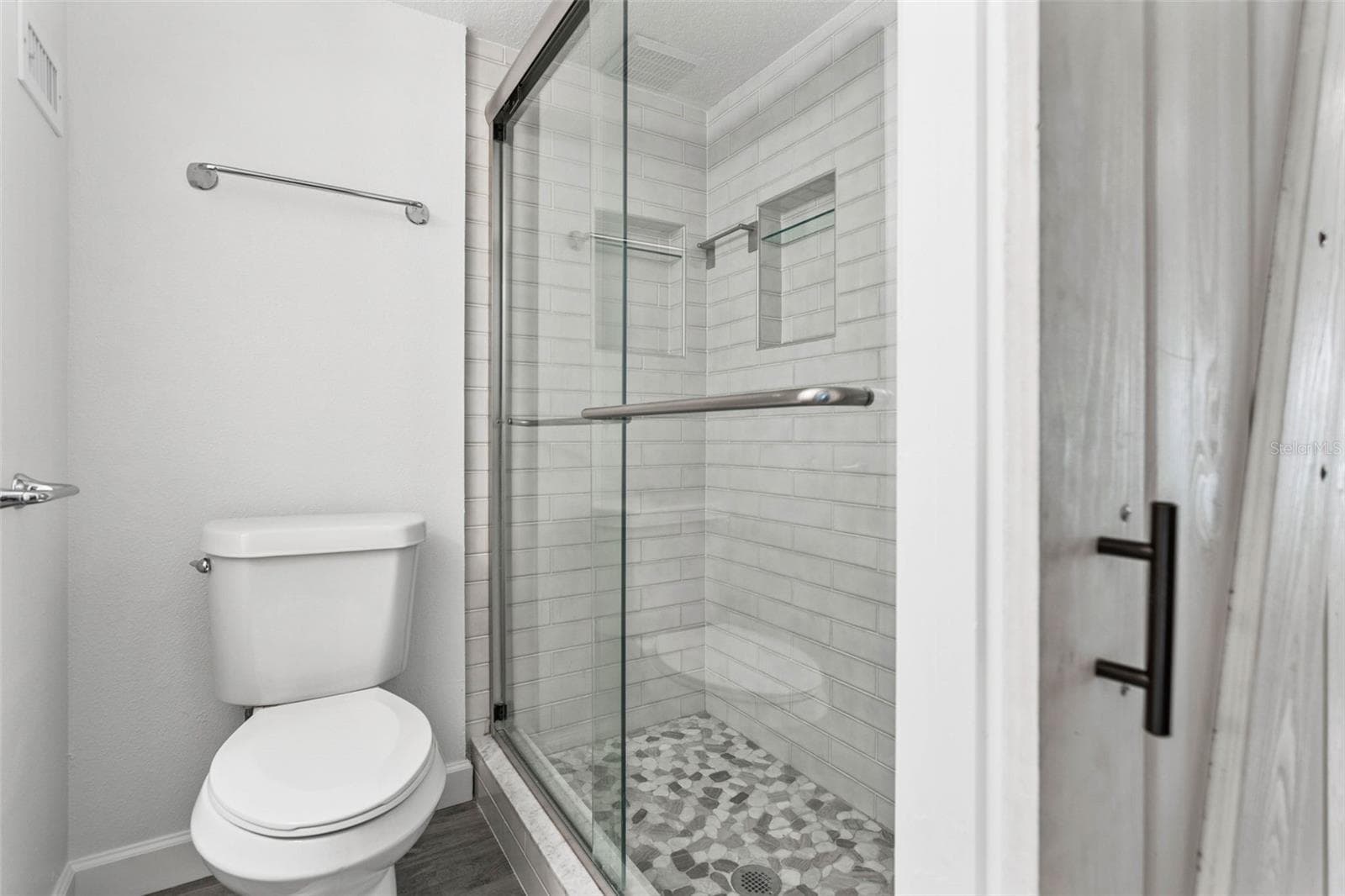 full bath - 4219 LA SORRENTO CT, TAMPA