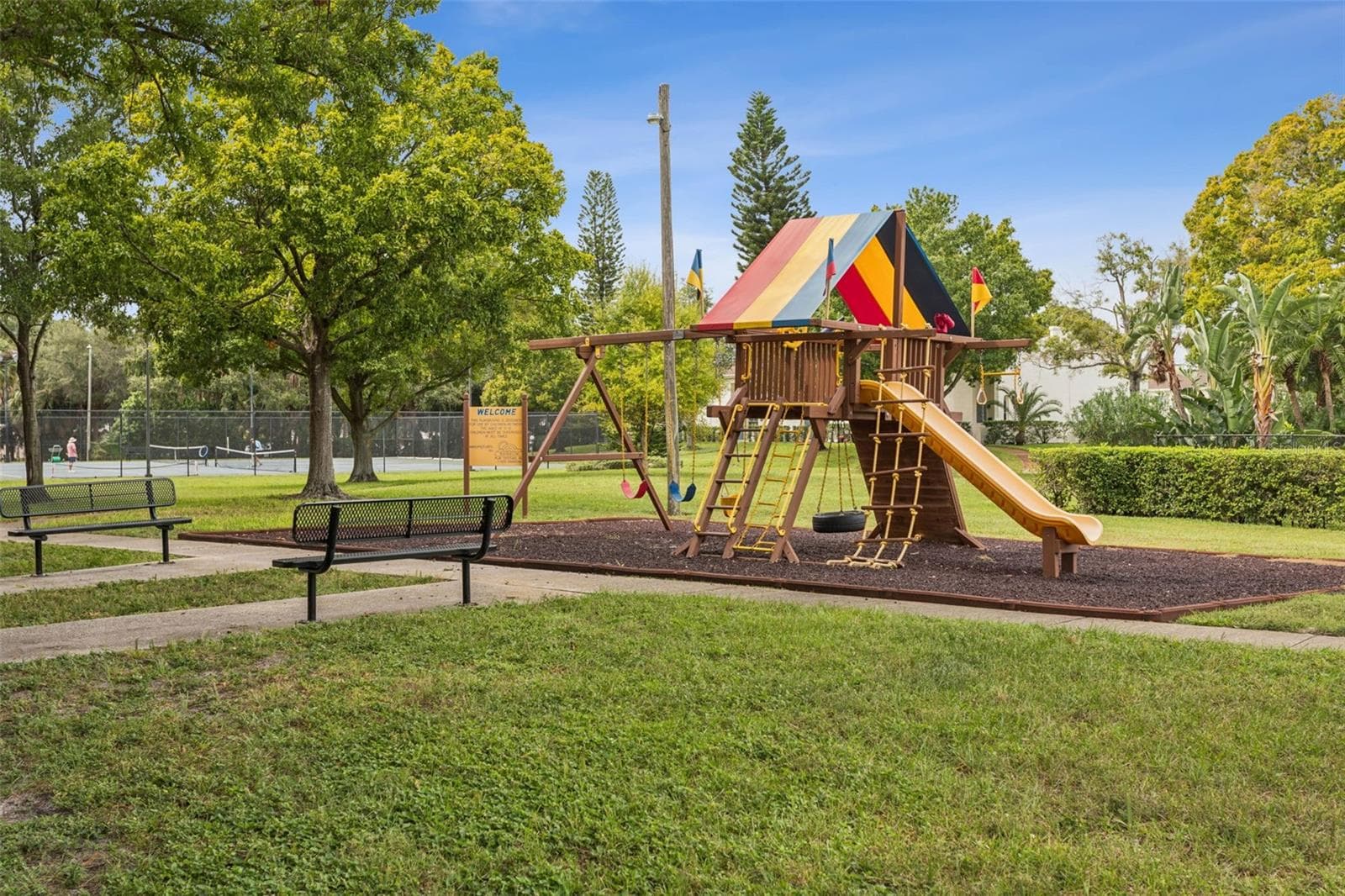 community playground - 4219 LA SORRENTO CT, TAMPA
