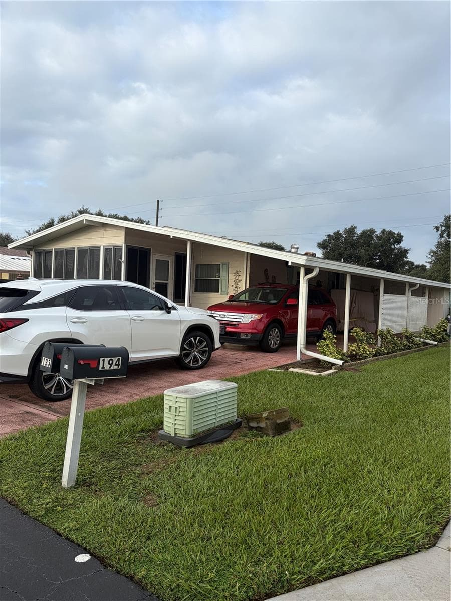 Manufactured Home at 193 E SWEET CIR, WINTER HAVEN, photo 3 of 19