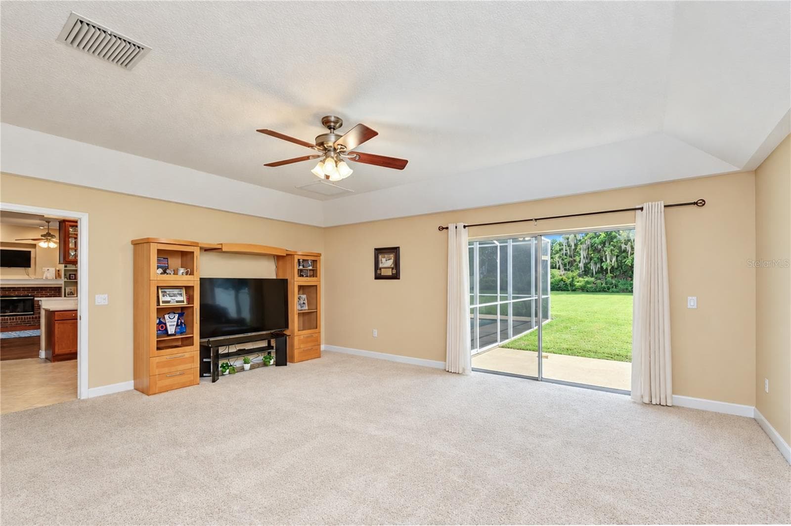 Adapt the bonus space to fit your lifestyle and everyday needs. - 5104 WHISPERING LEAF TRL, VALRICO