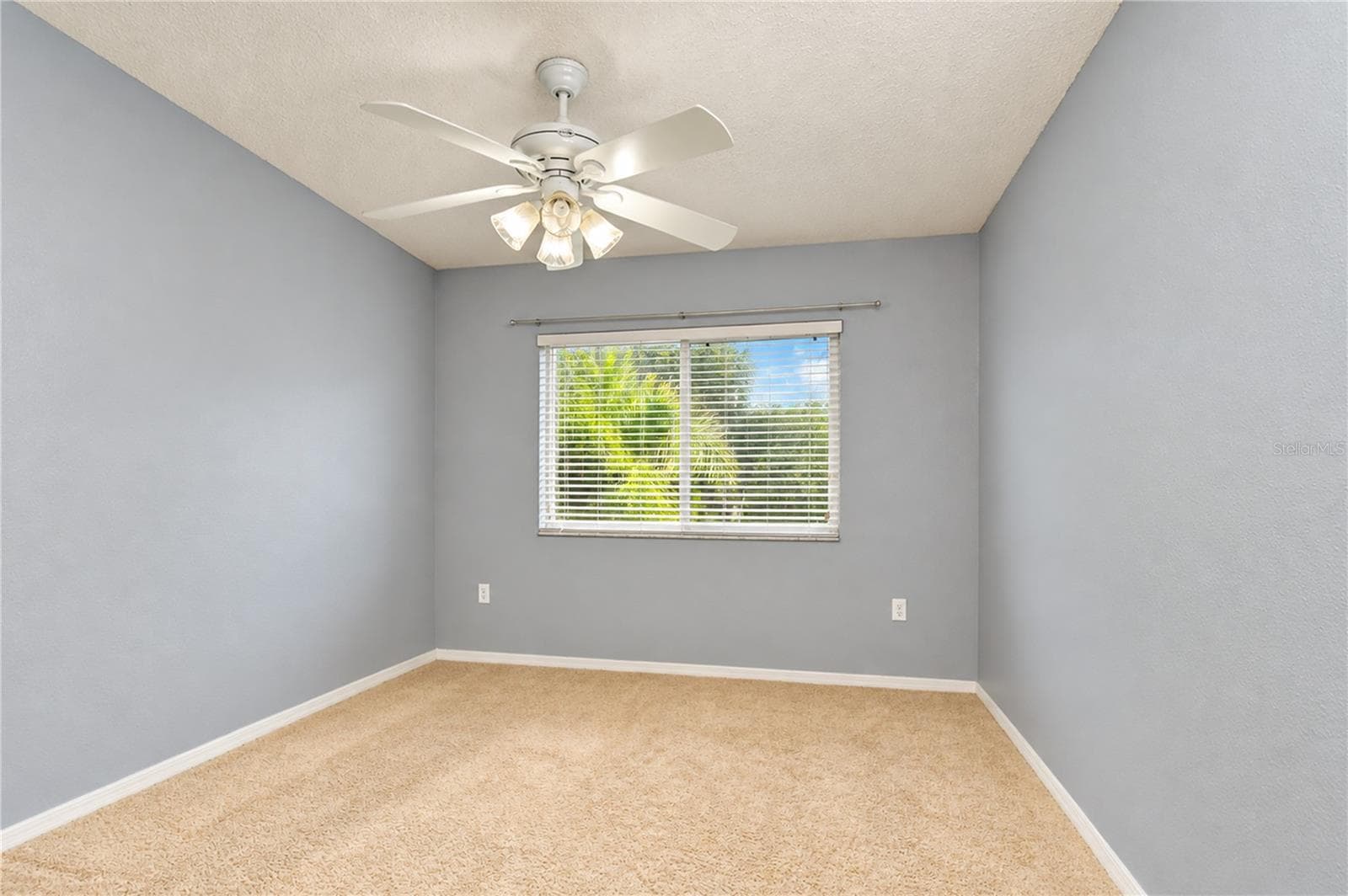 Comfortable spaces for family members, guests, or a home office. - 5104 WHISPERING LEAF TRL, VALRICO