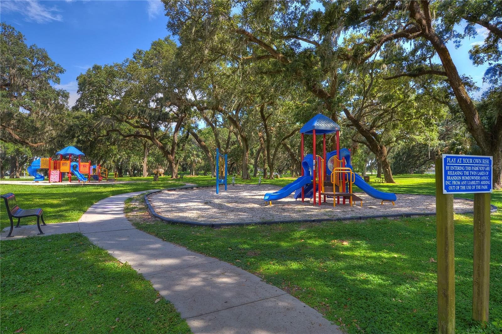 Community playground - 5104 WHISPERING LEAF TRL, VALRICO