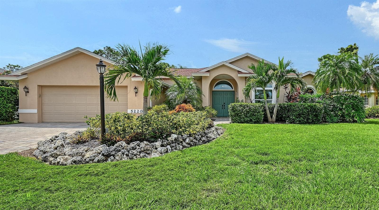 5220 SUNNYDALE CIR S