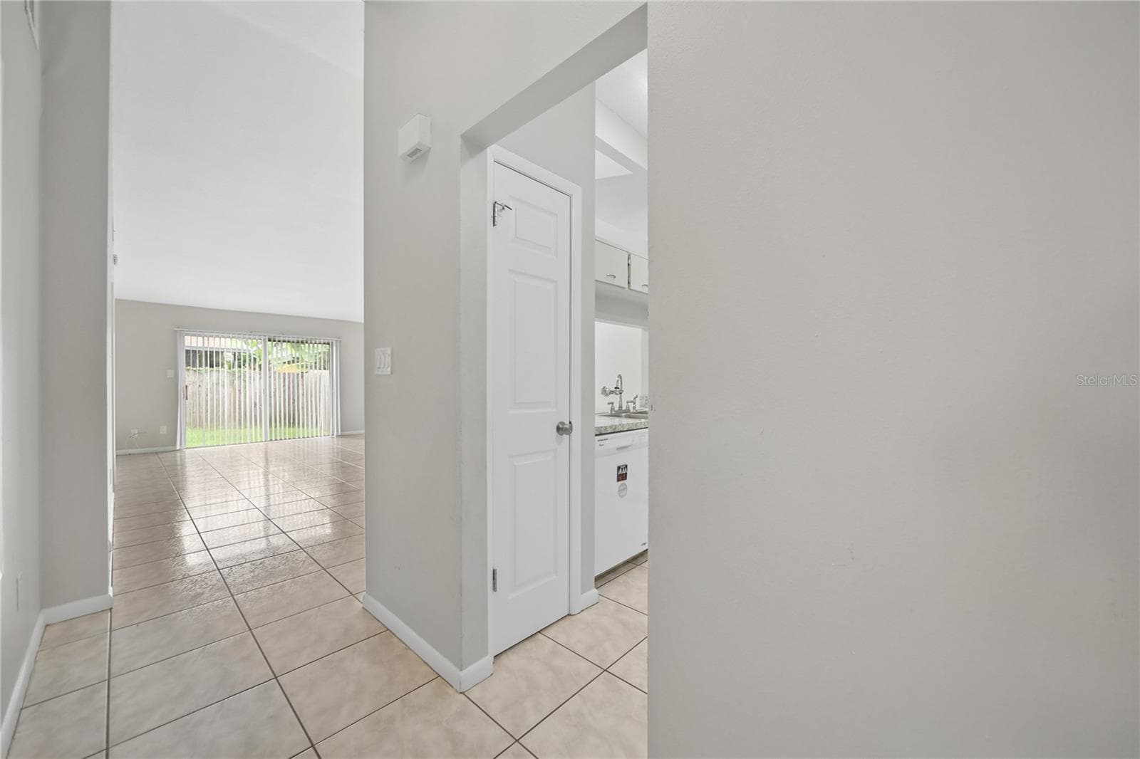 Half Duplex at 624 S WILDFLOWER CT, LONGWOOD, photo 7 of 29