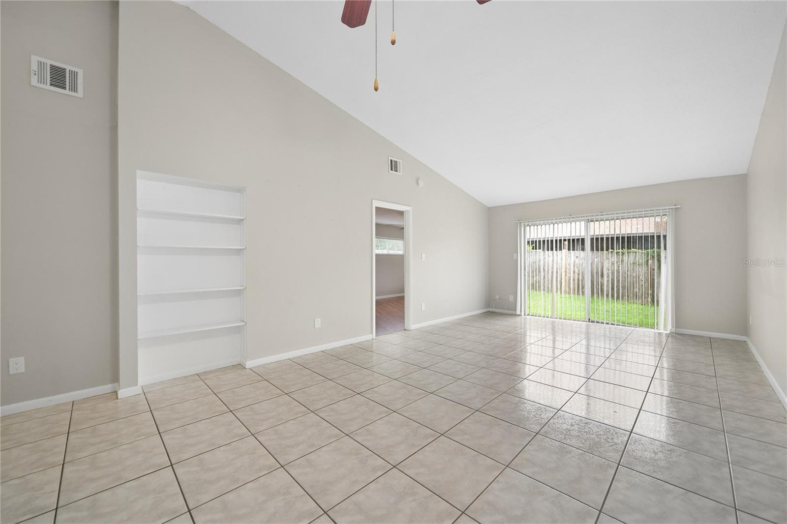 Half Duplex at 624 S WILDFLOWER CT, LONGWOOD, photo 9 of 29
