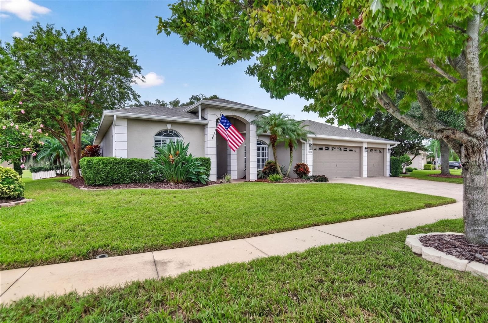 Single Family Residence at 3825 SALIDA DELSOL DR, RUSKIN, photo 2 of 56