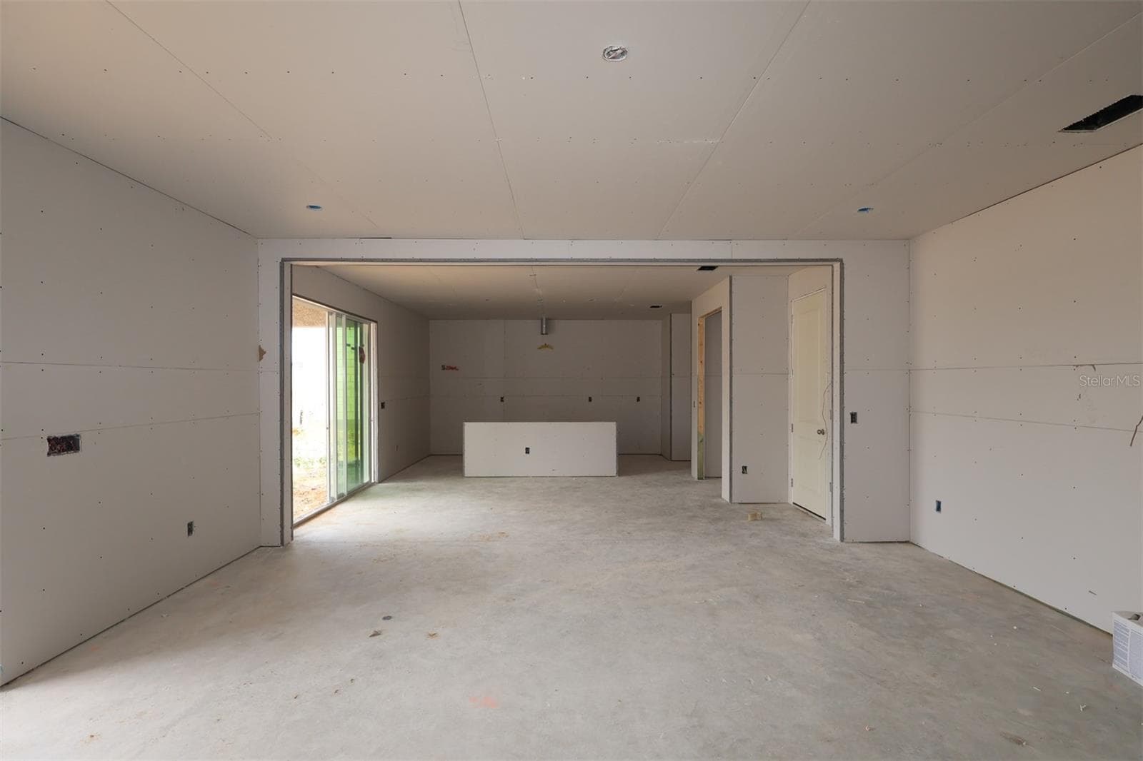 Single Family Residence at 17425 WATER HEMLOCK RD, WINTER GARDEN, photo 14 of 28