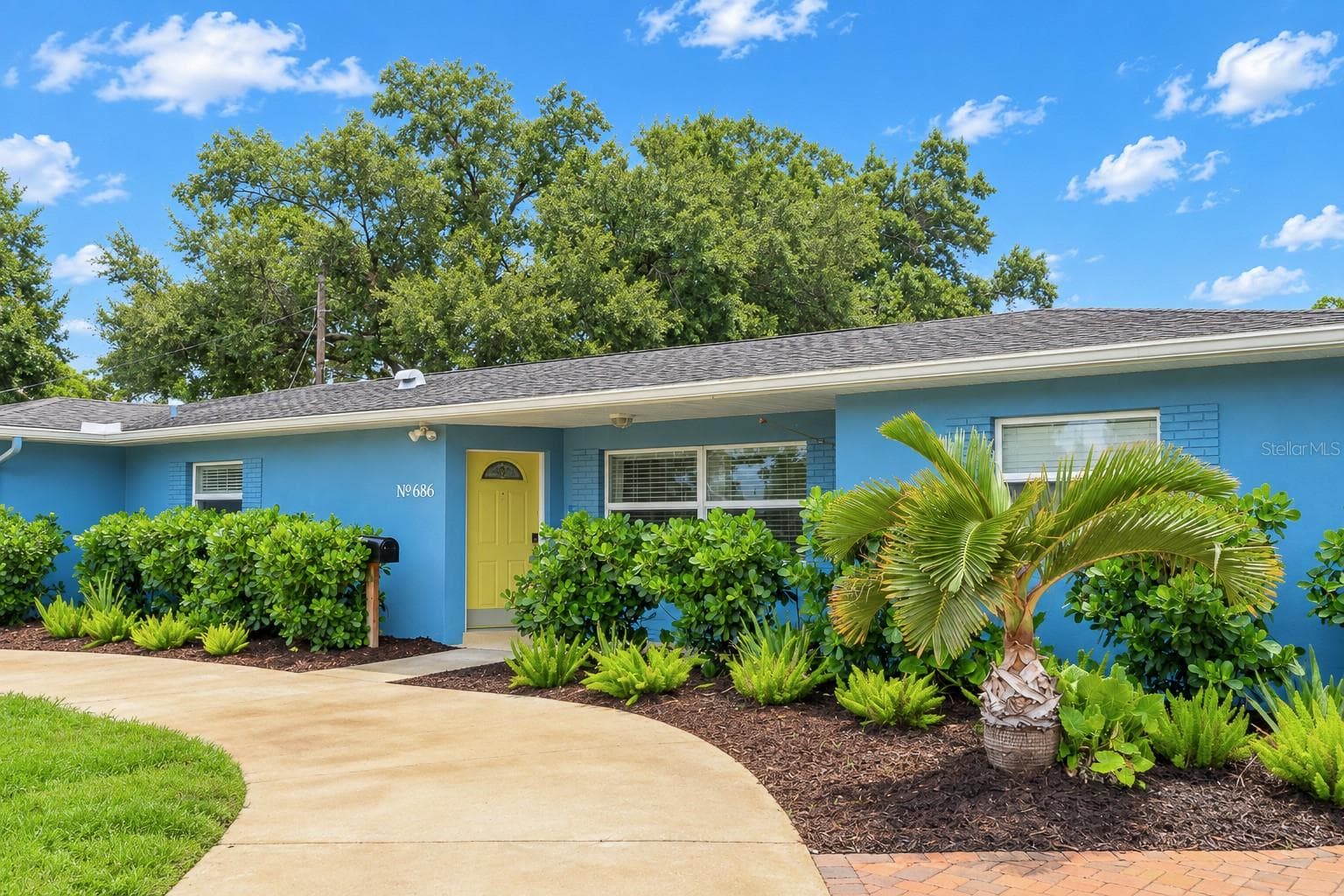 Single Family Residence at 686 SOUTHWEST BLVD N, ST PETERSBURG, photo 3 of 24