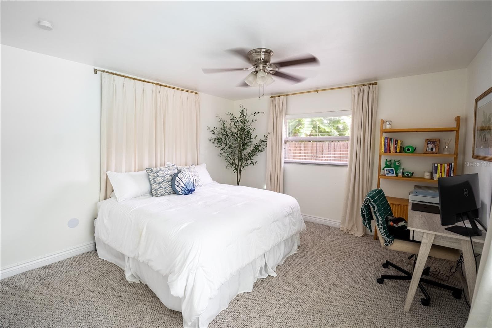 Single Family Residence at 686 SOUTHWEST BLVD N, ST PETERSBURG, photo 14 of 24