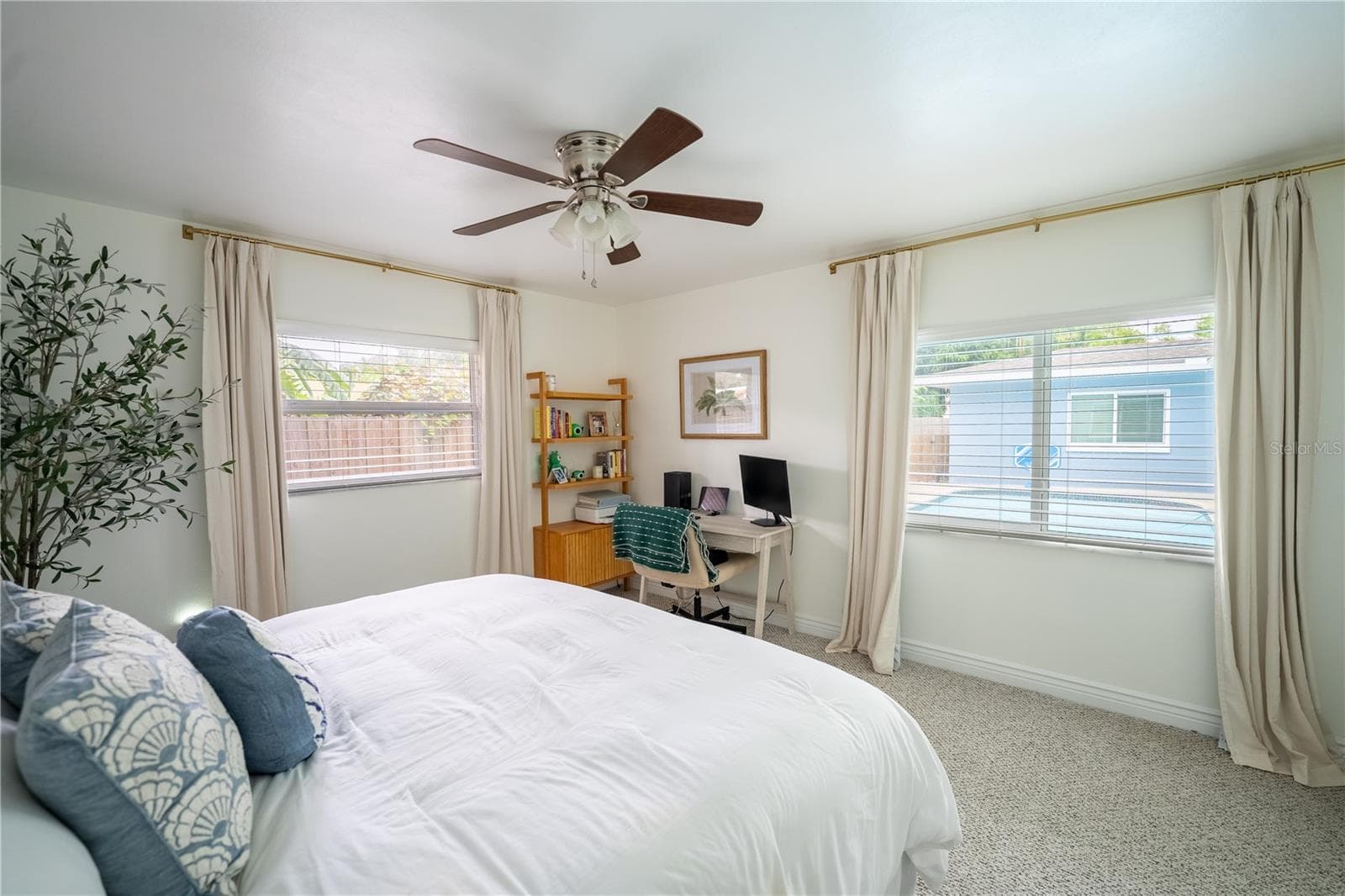 Single Family Residence at 686 SOUTHWEST BLVD N, ST PETERSBURG, photo 15 of 24