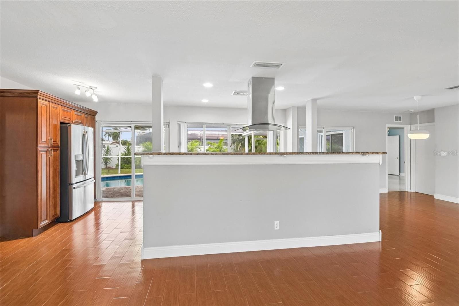 Single Family Residence at 4301 50TH TER S, ST PETERSBURG, photo 13 of 38