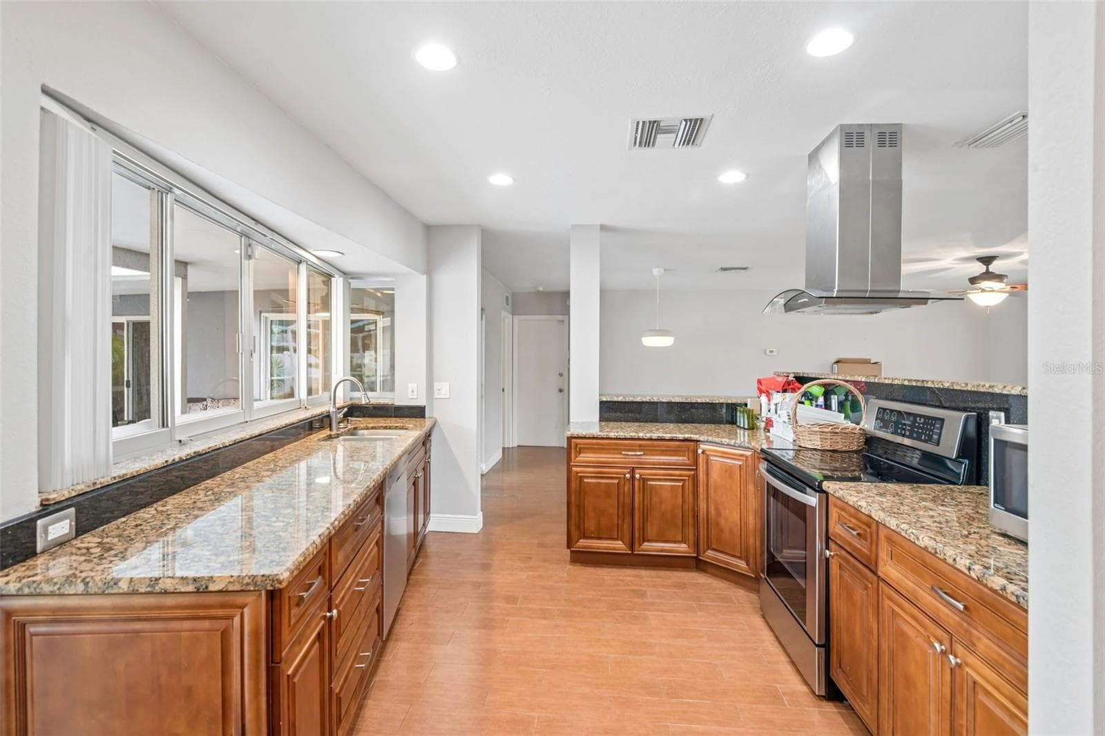 Single Family Residence at 4301 50TH TER S, ST PETERSBURG, photo 17 of 38