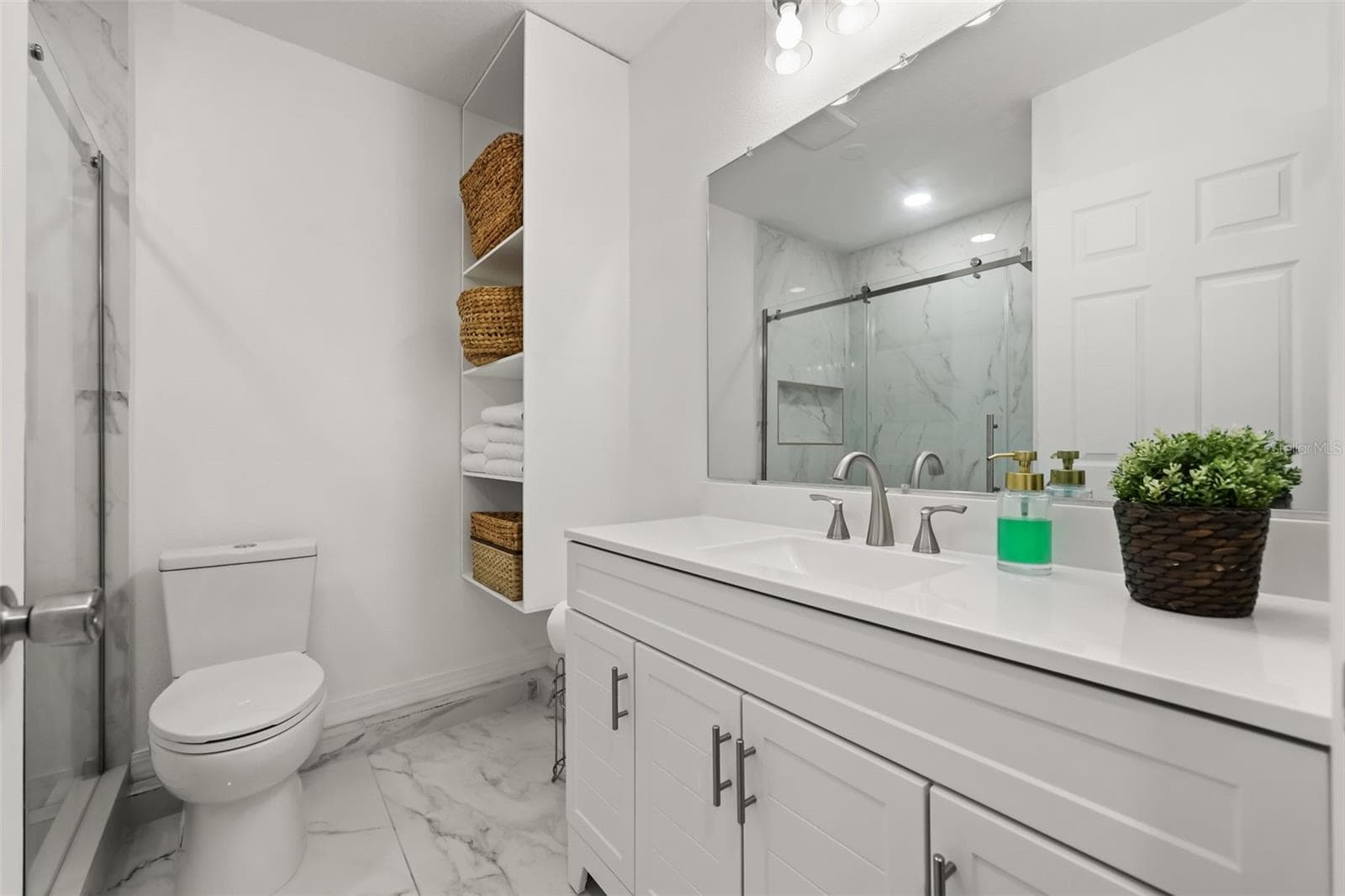 In-law suite bathroom - 627 CLEARN CT, WINTER SPRINGS