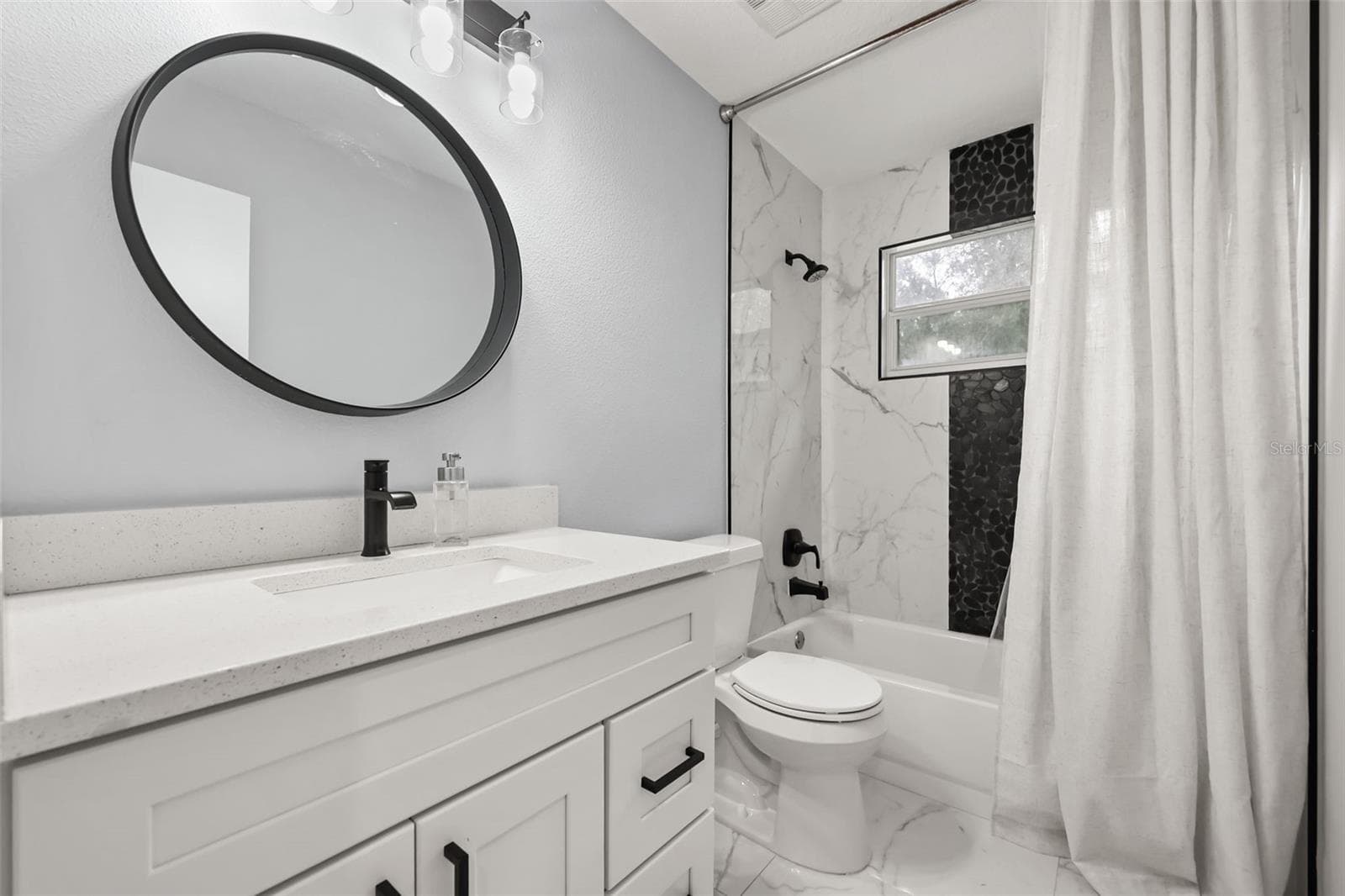 Upstairs guest bathroom - 627 CLEARN CT, WINTER SPRINGS