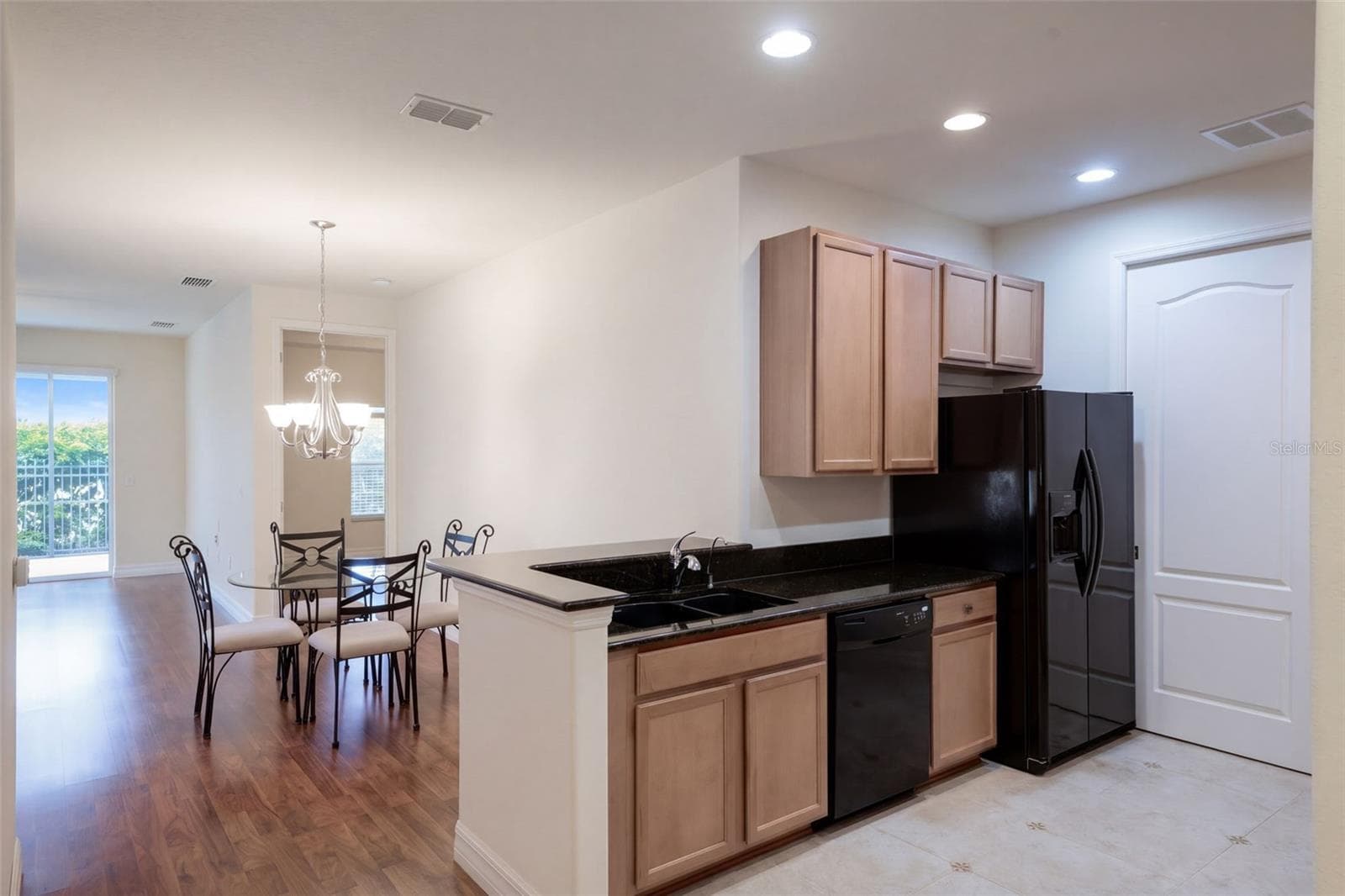 Granite counter tops - 10419 BELFRY CIR, ORLANDO