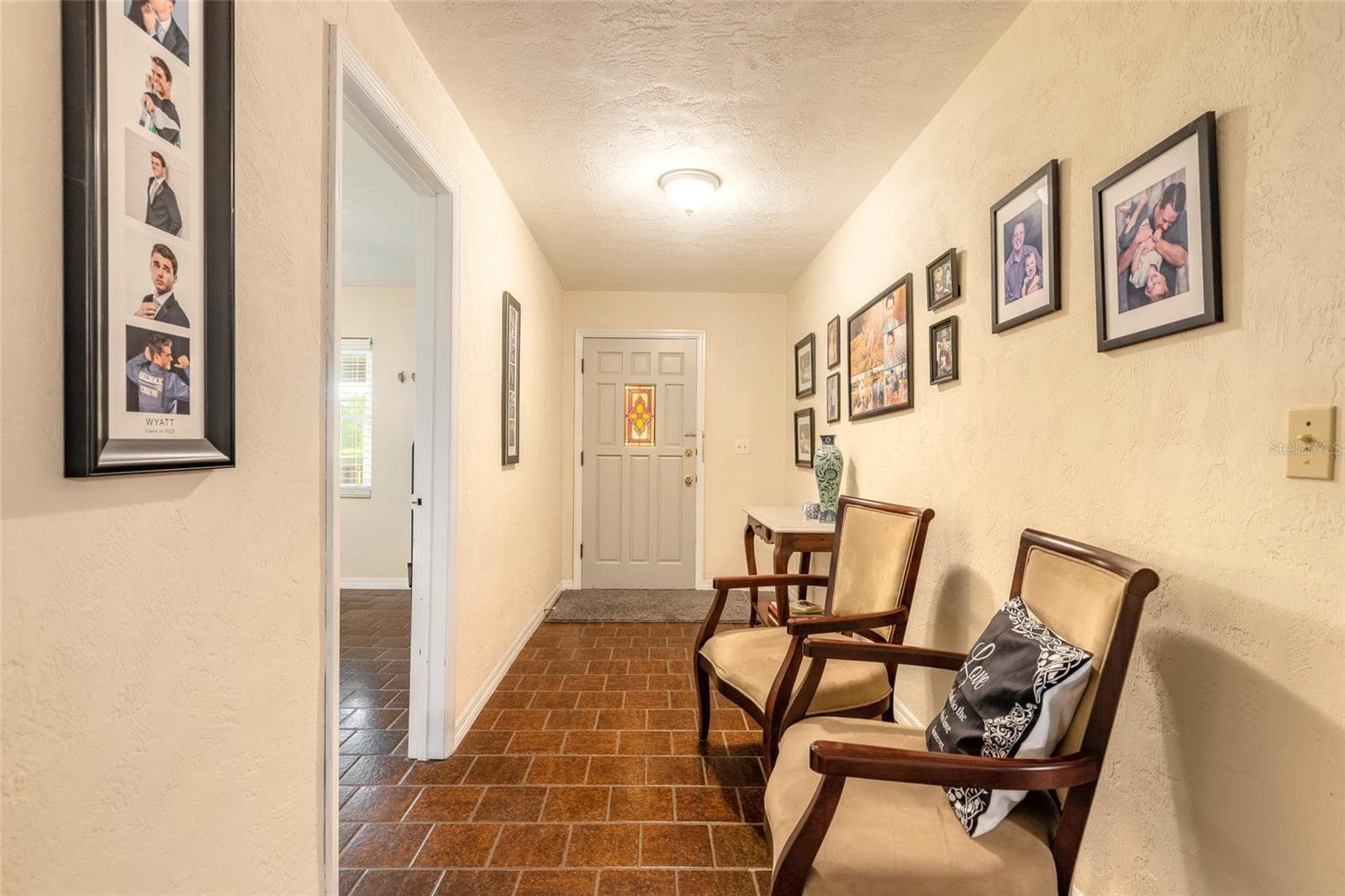 Entry foyer facing front door - 1390 E OHIO AVE, LAKE HELEN