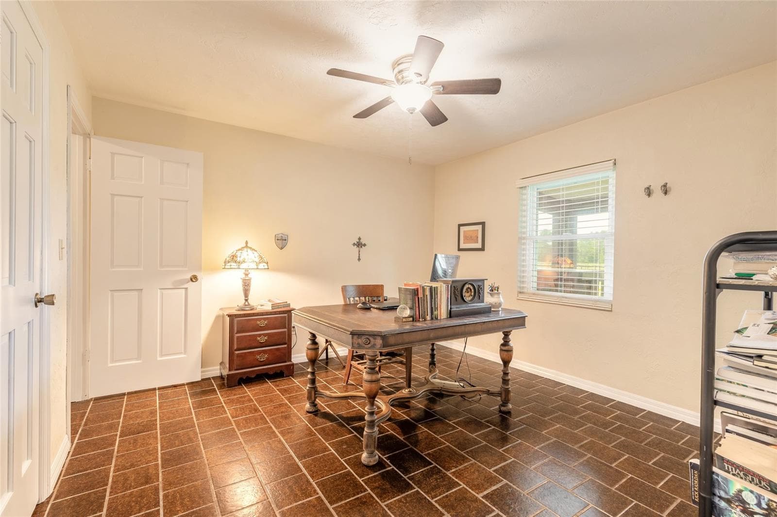 Office/bedroom/flexroom off of the foyer - 1390 E OHIO AVE, LAKE HELEN