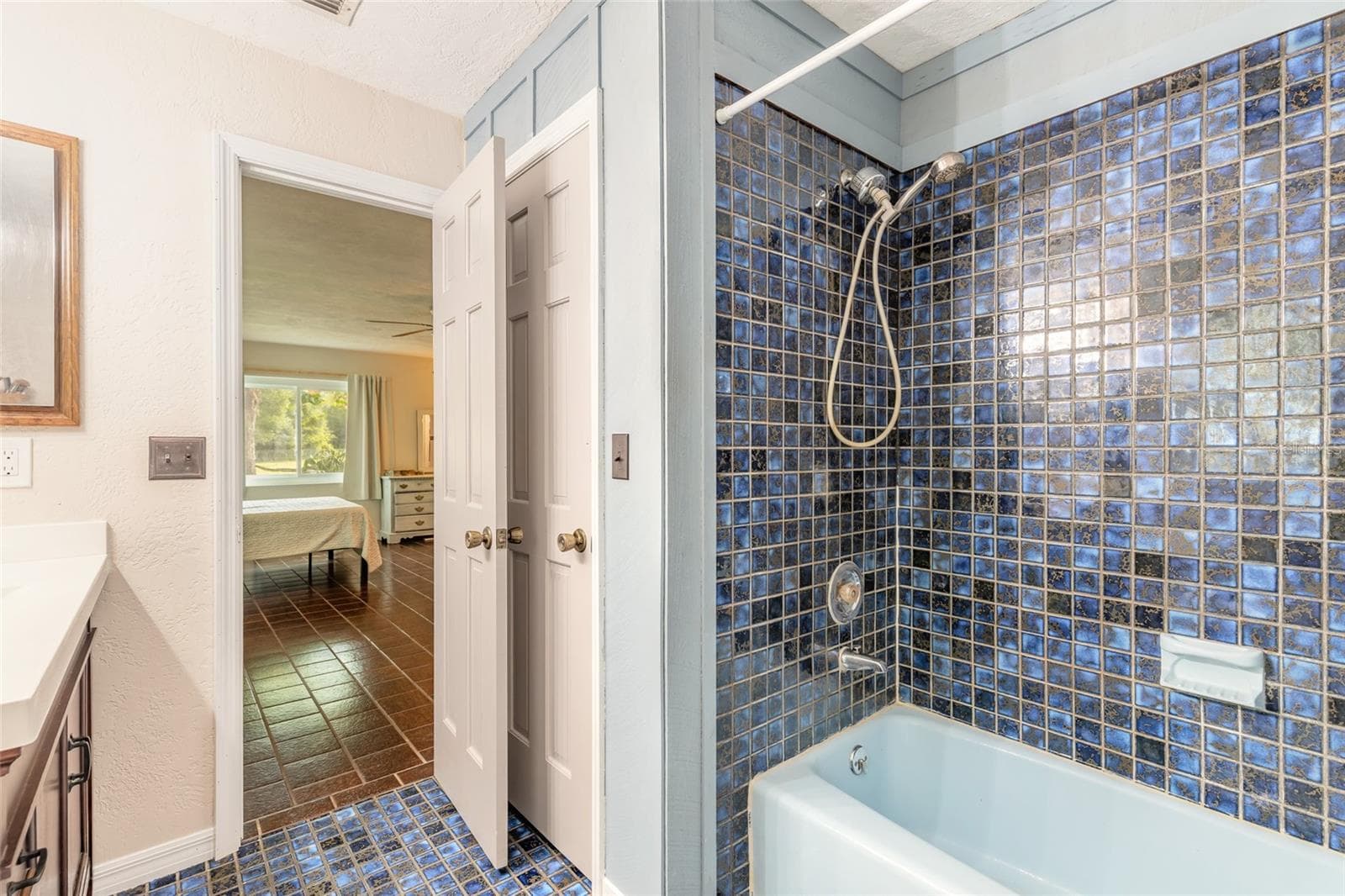 Primary bathroom - 1390 E OHIO AVE, LAKE HELEN
