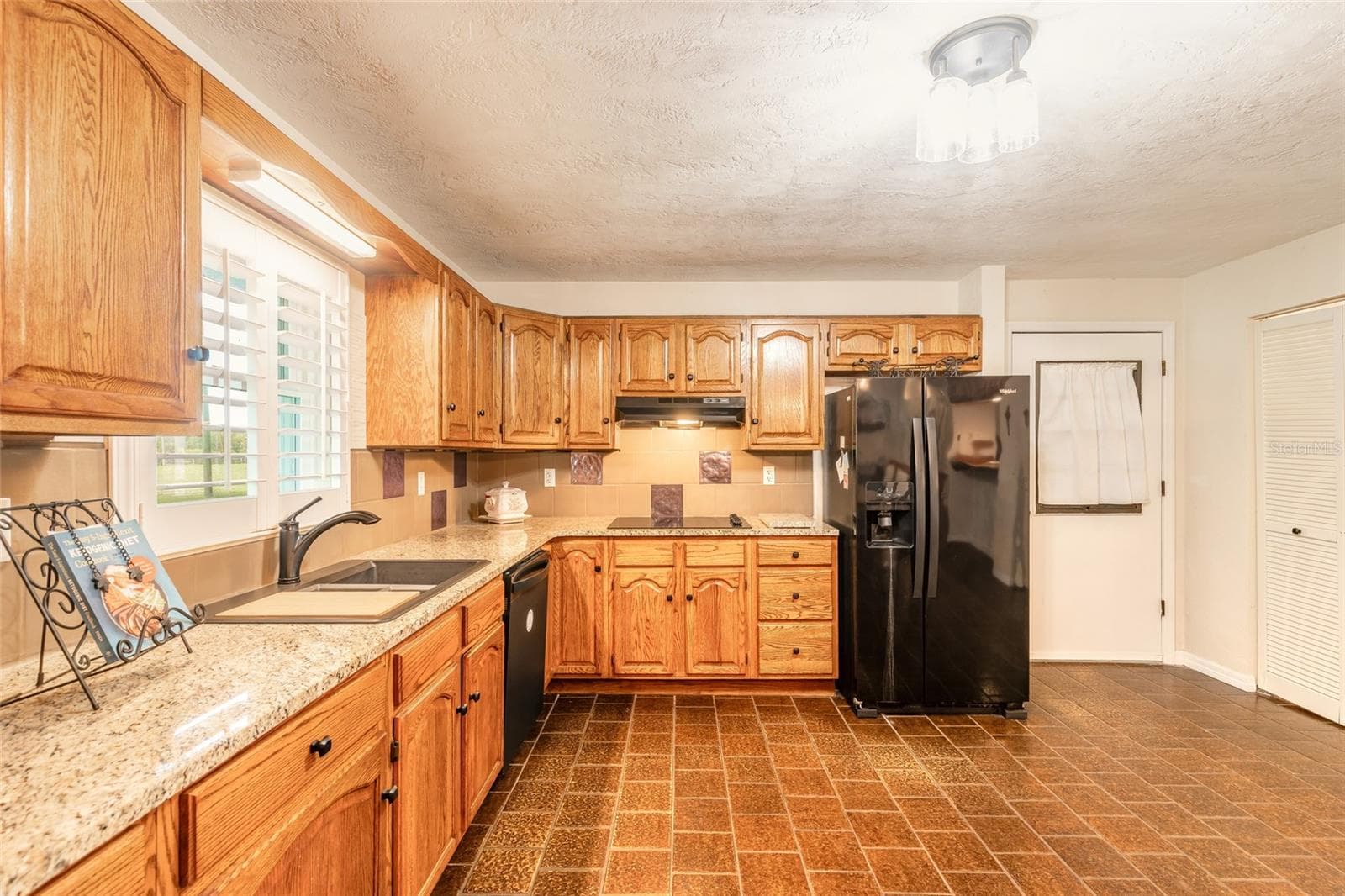 Kitchen - 1390 E OHIO AVE, LAKE HELEN