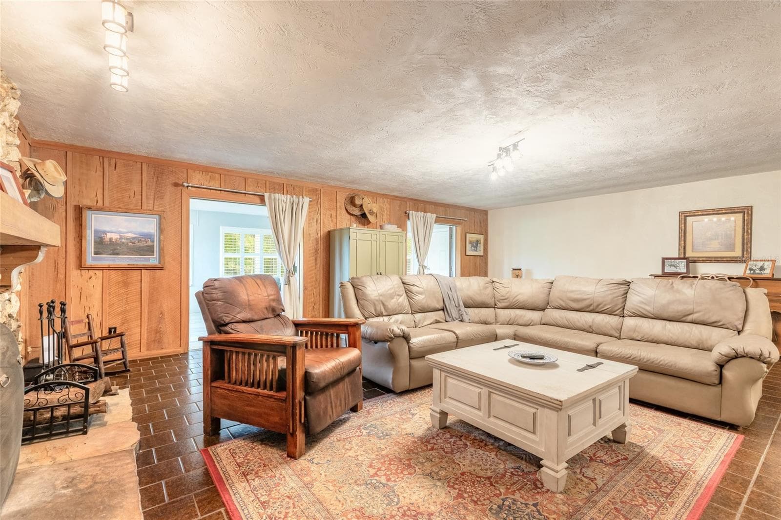 Family room - 1390 E OHIO AVE, LAKE HELEN