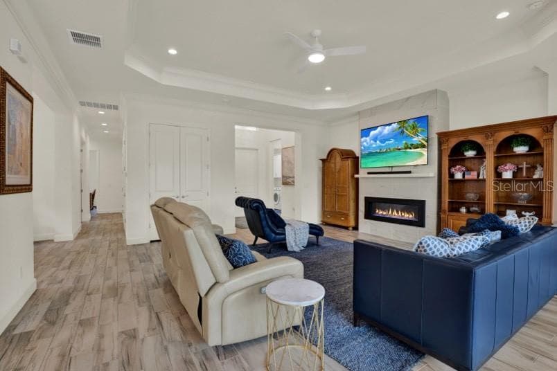 Single Family Residence at 4923 PAMPLONA CT, WIMAUMA, photo 3 of 53