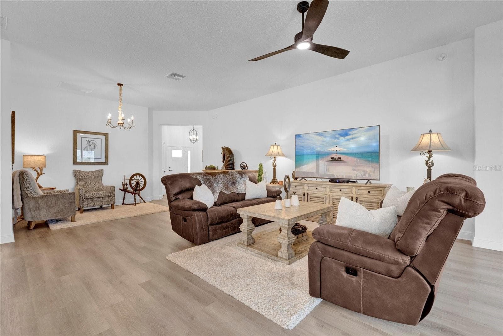 Single Family Residence at 1393 KENNETH ST, THE VILLAGES, photo 4 of 37