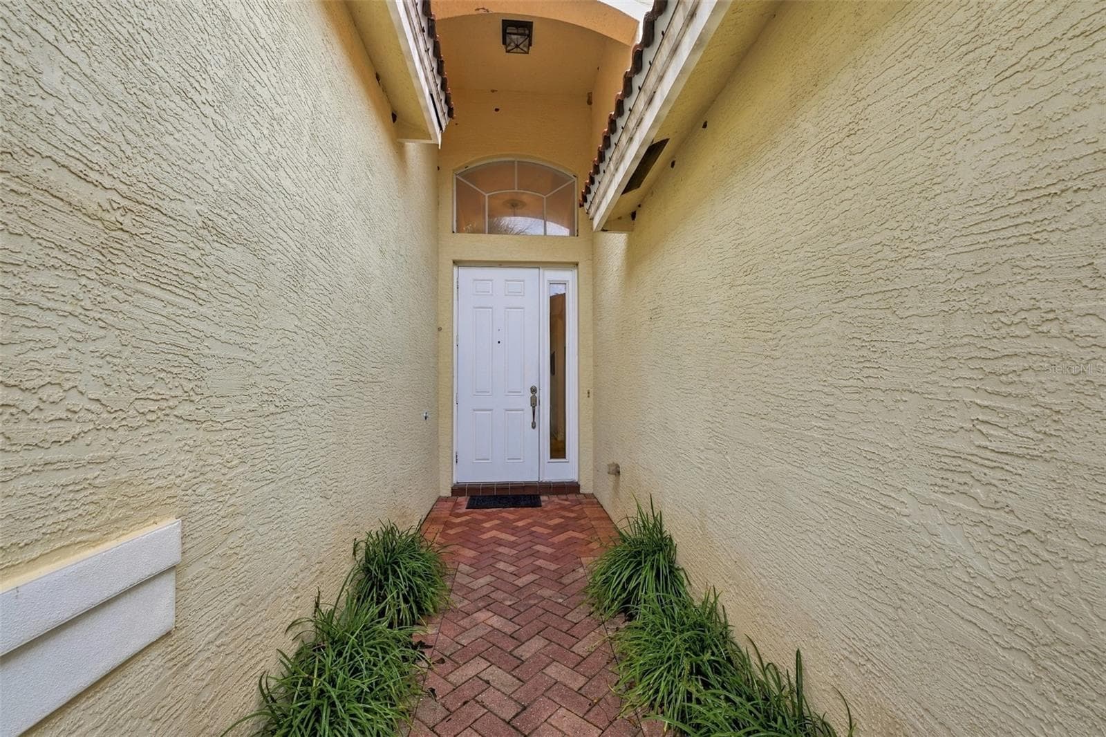 Single Family Residence at 5014 SANDY BROOK CIR, WIMAUMA, photo 3 of 84