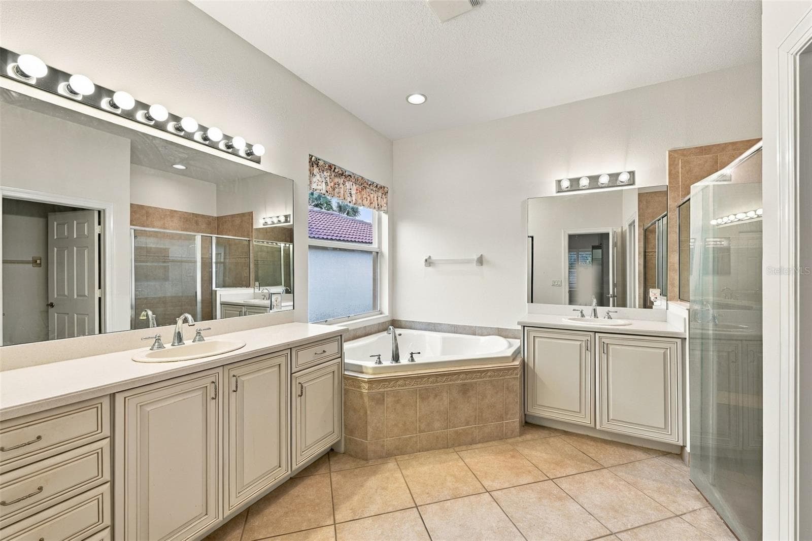 Single Family Residence at 5014 SANDY BROOK CIR, WIMAUMA, photo 35 of 84
