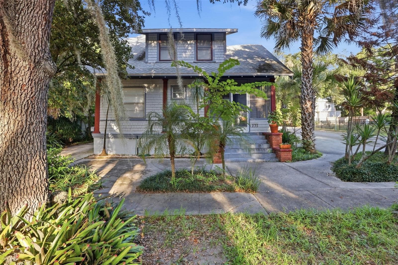WELCOME! - 235 N SANS SOUCI AVE, DELAND