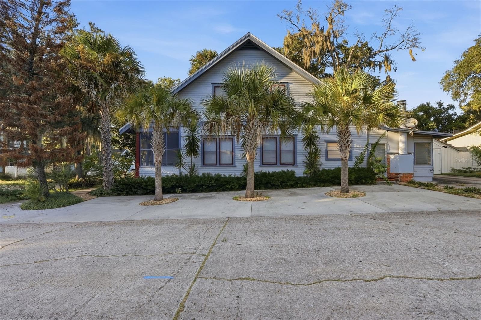 SIDE OF HOME/PARKING - 235 N SANS SOUCI AVE, DELAND