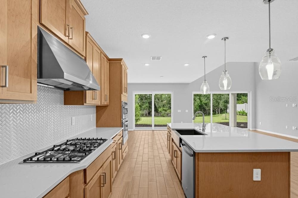 7801 Centaurus Way ~ Ready Now - 7801 CENTAURUS WAY, SARASOTA