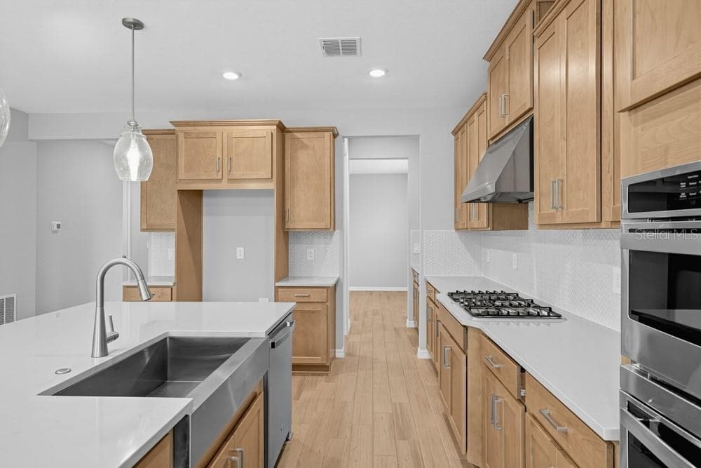 7801 Centaurus Way ~ Ready Now - 7801 CENTAURUS WAY, SARASOTA