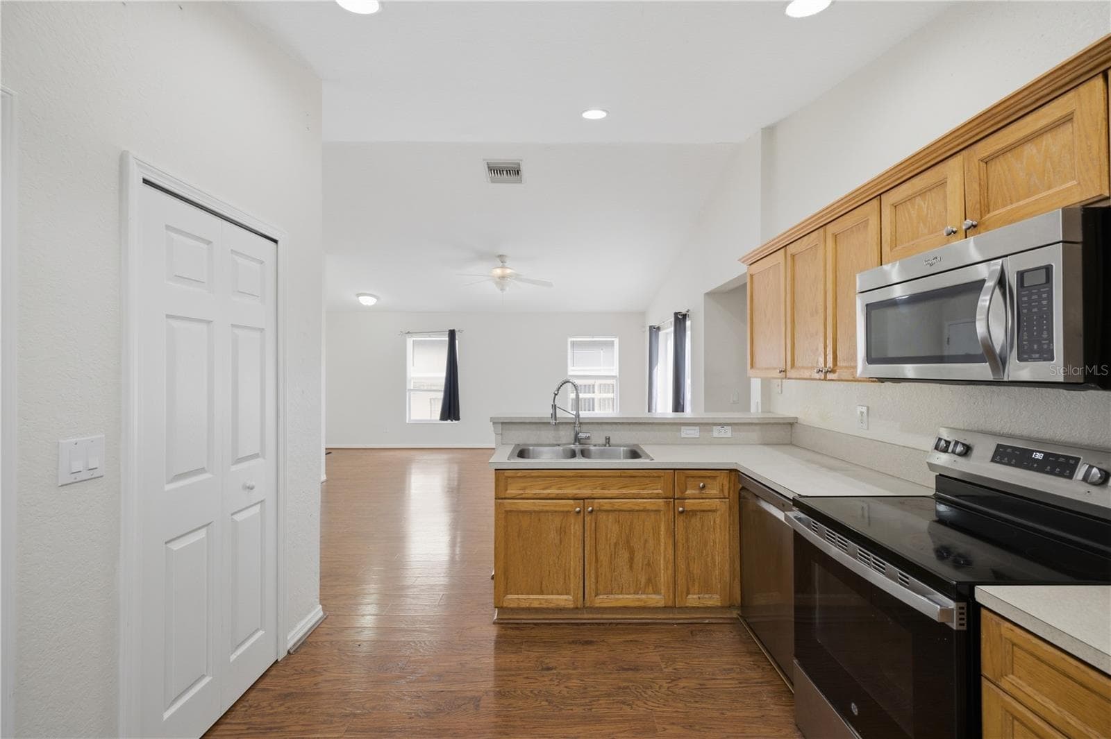 Single Family Residence at 11426 BAY GARDENS LOOP, RIVERVIEW, photo 11 of 27