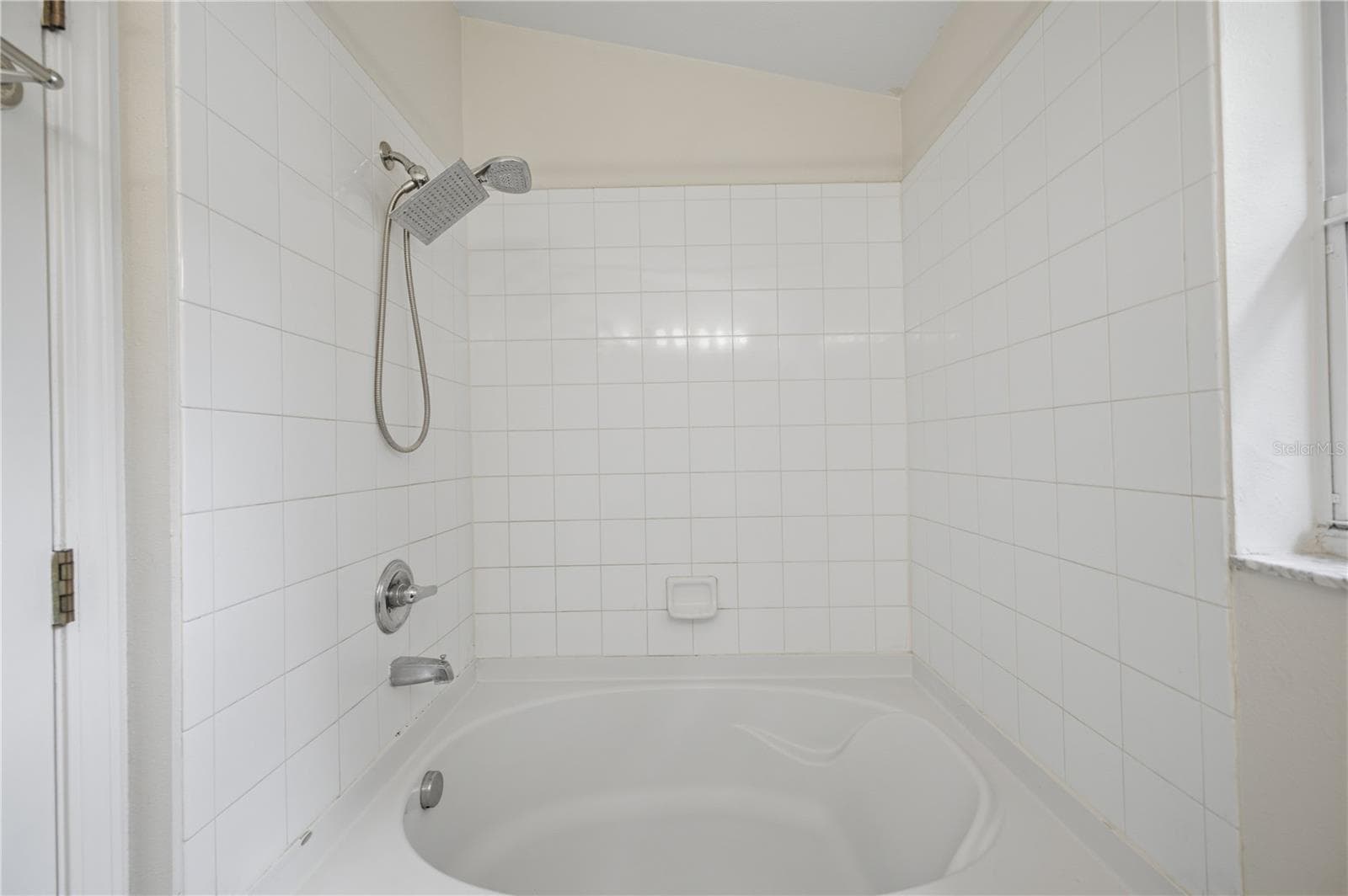 Primary Bath Tub - 11426 BAY GARDENS LOOP, RIVERVIEW