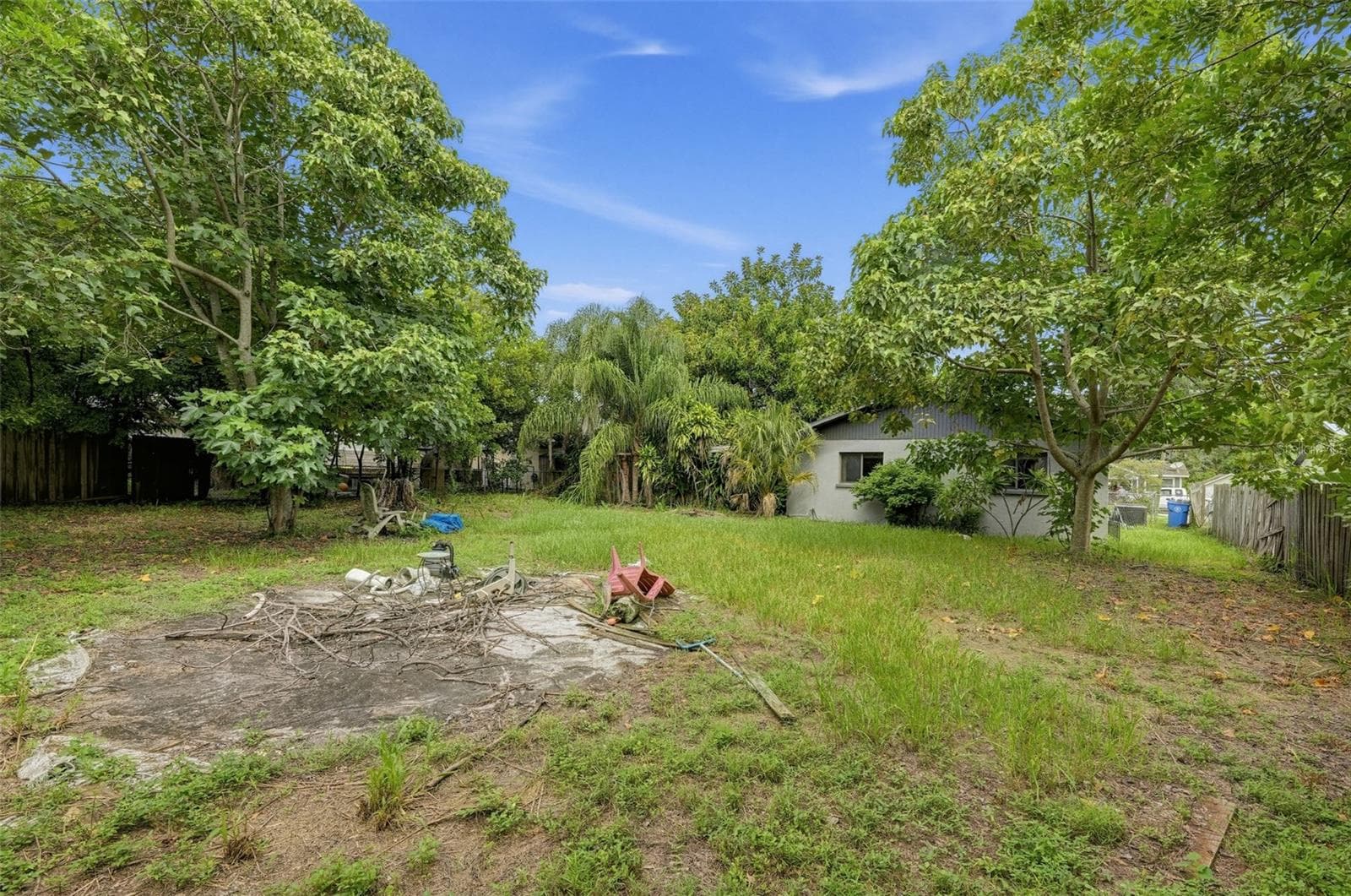 Single Family Residence at 2219 11TH AVE W, BRADENTON, photo 2 of 34
