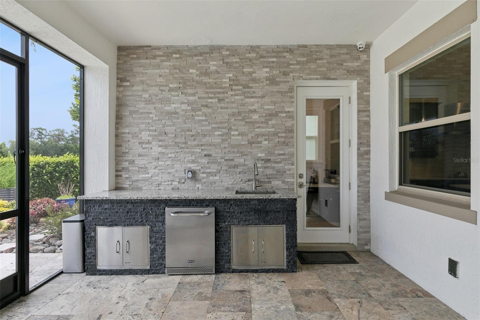 Beverage Center - 10840 MOBBERLEY CIR, ORLANDO