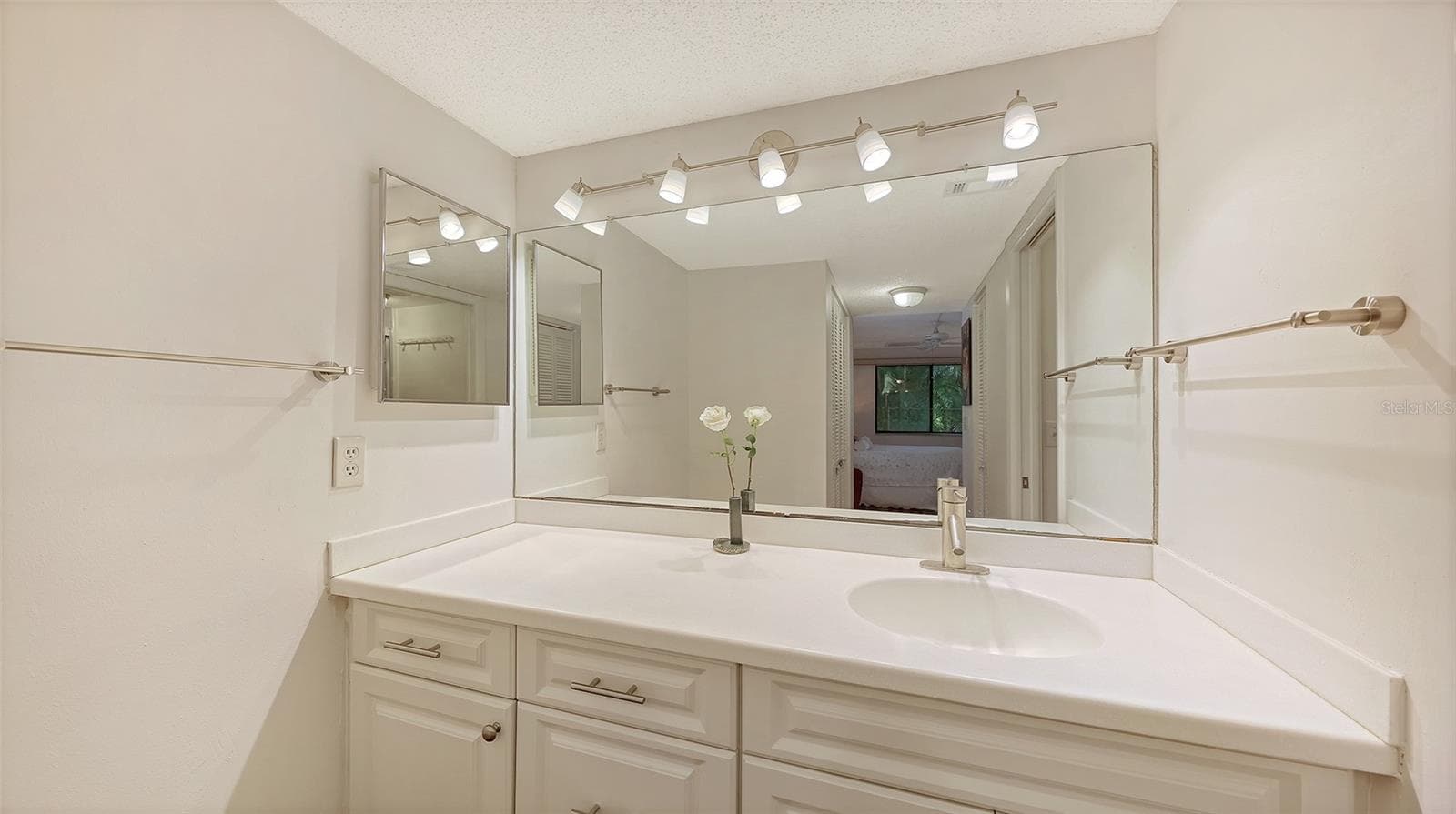 Condominium at 1708 GLENHOUSE DR #314, SARASOTA, photo 12 of 38