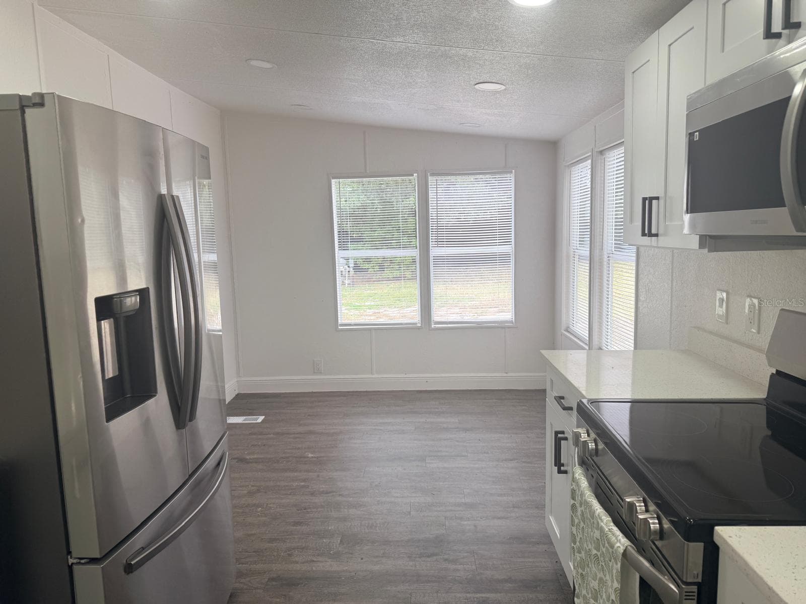 Manufactured Home at 15601 SW 95TH AVE, DUNNELLON, photo 11 of 25