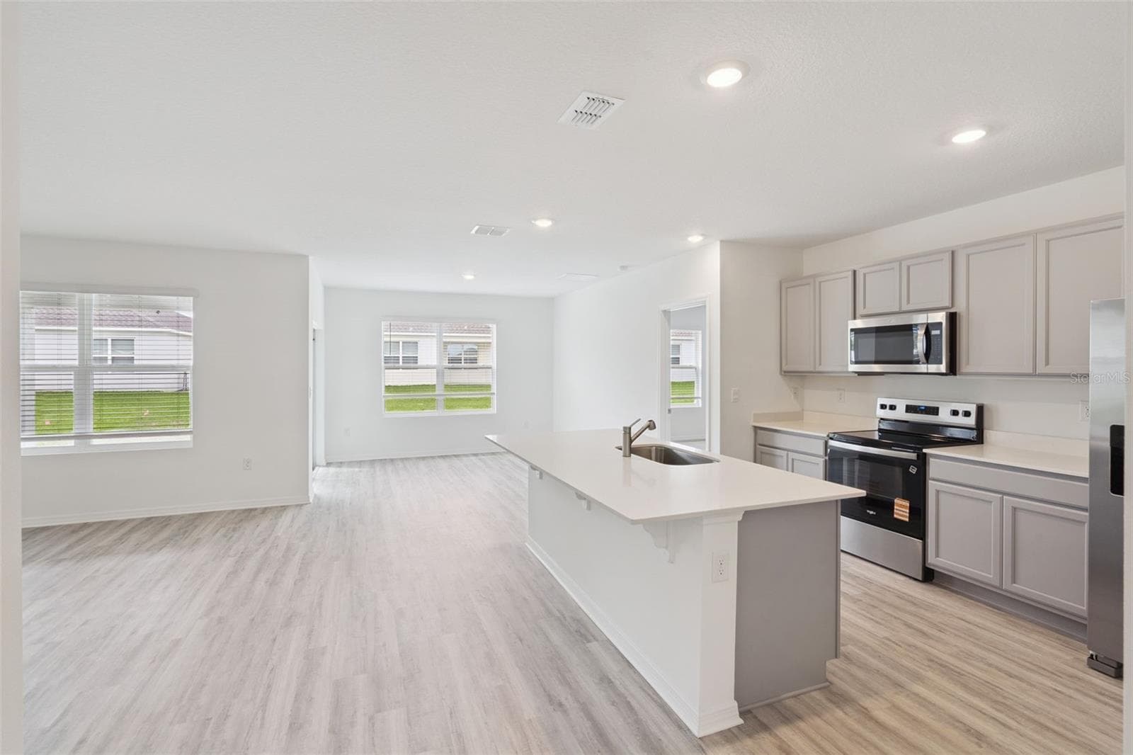 Single Family Residence at 1803 GRANDIOSE DR, LAKE HAMILTON, photo 6 of 18