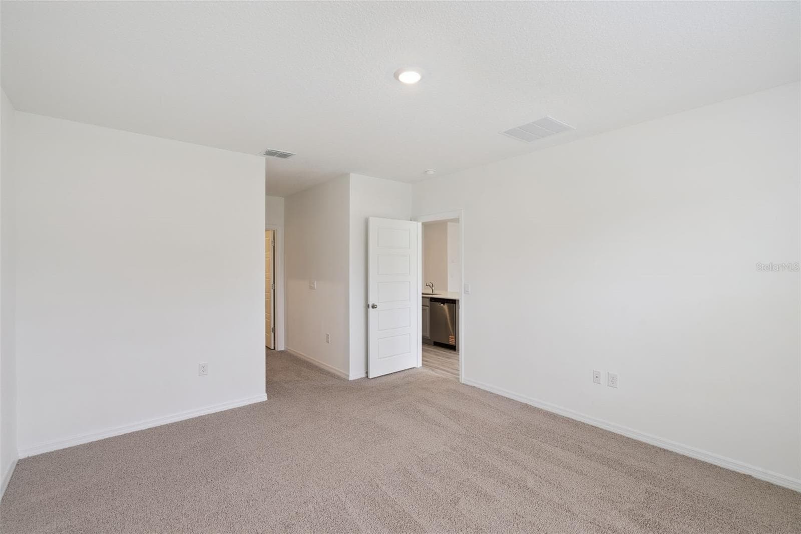 Single Family Residence at 1803 GRANDIOSE DR, LAKE HAMILTON, photo 10 of 18