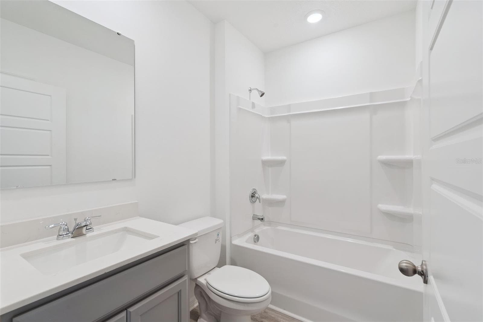 Single Family Residence at 1803 GRANDIOSE DR, LAKE HAMILTON, photo 13 of 18