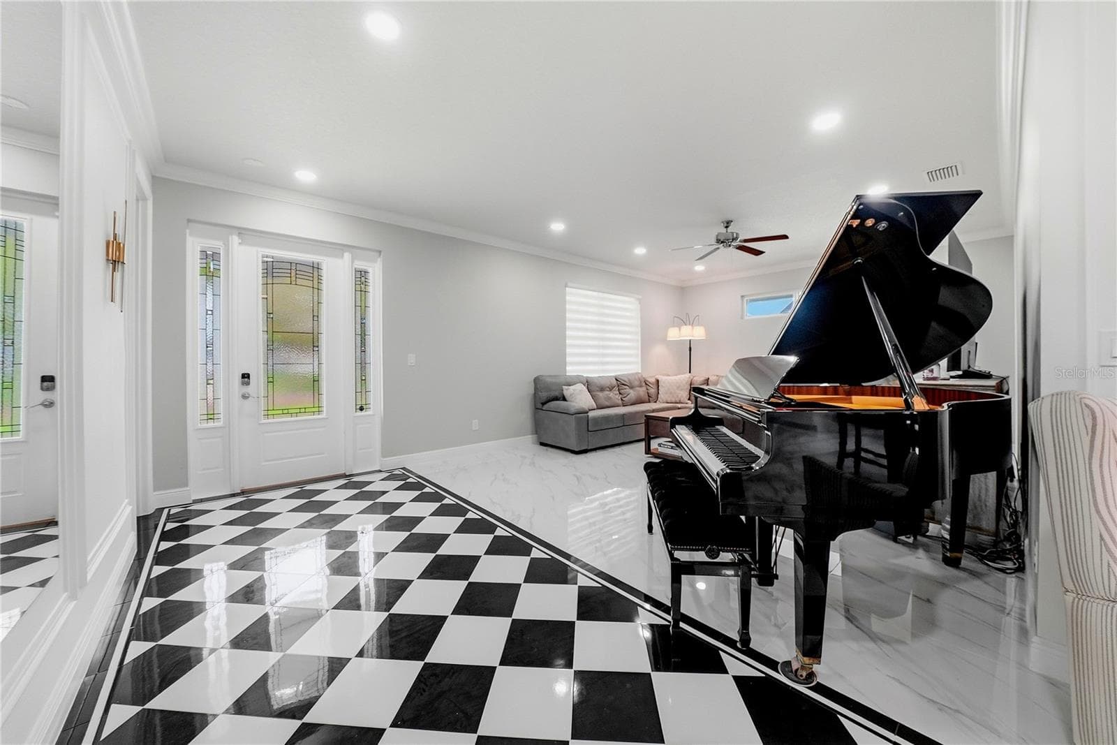Living area / grand piano - 608 4TH ST SW, LARGO