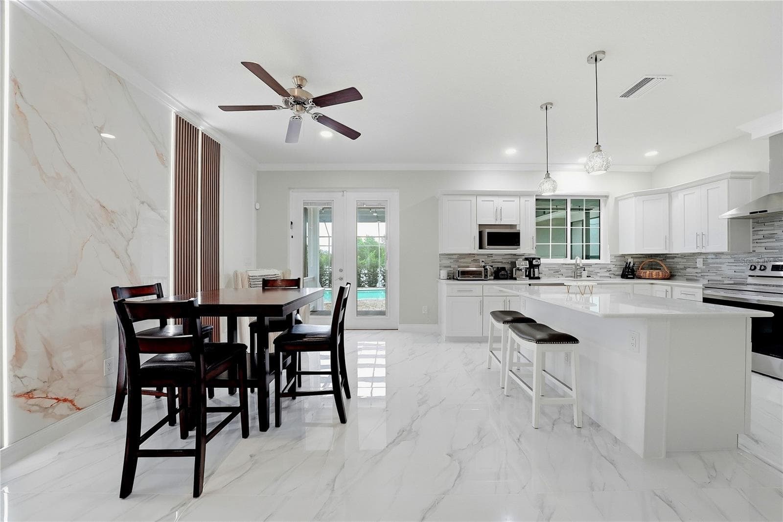 Dining & kitchen area - 608 4TH ST SW, LARGO