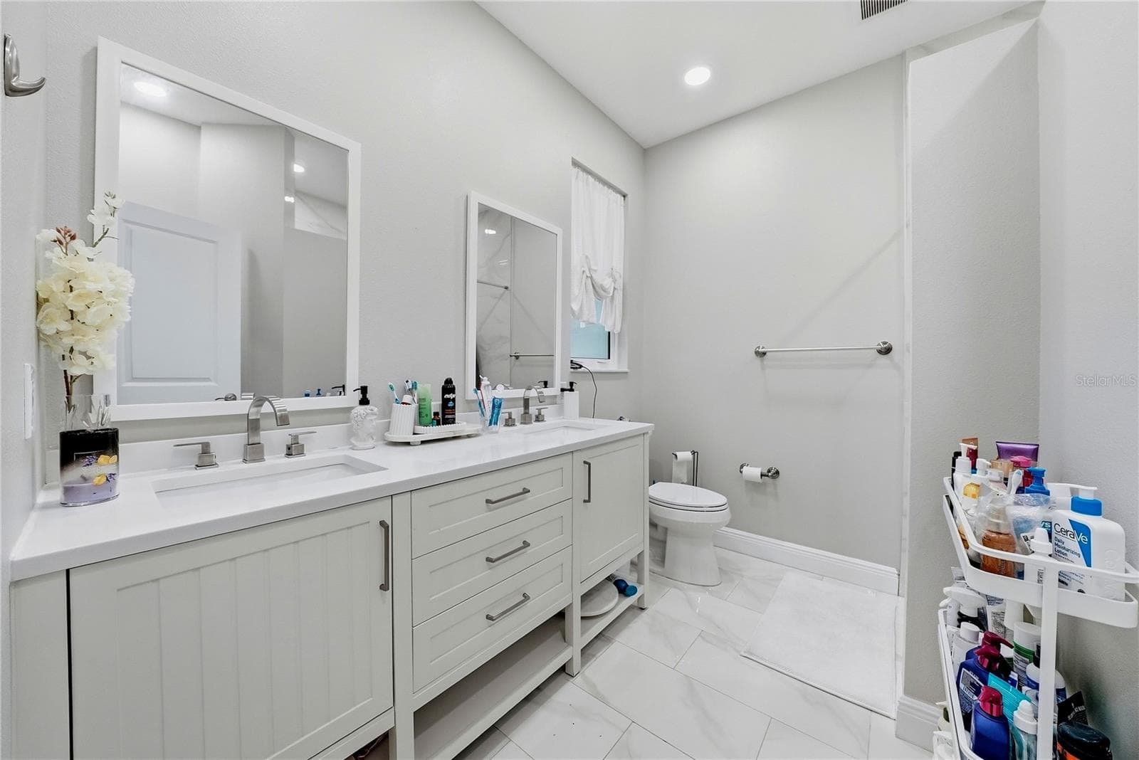 Primary bath - 608 4TH ST SW, LARGO