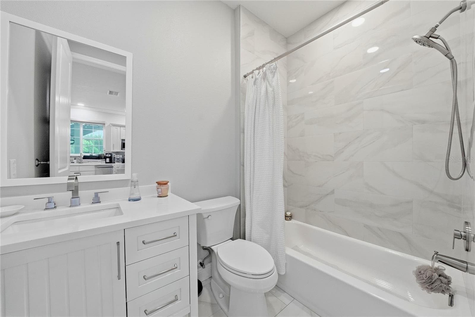 2nd bath - 608 4TH ST SW, LARGO